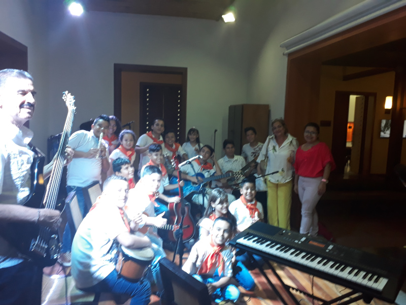 Presentación casa del libro total